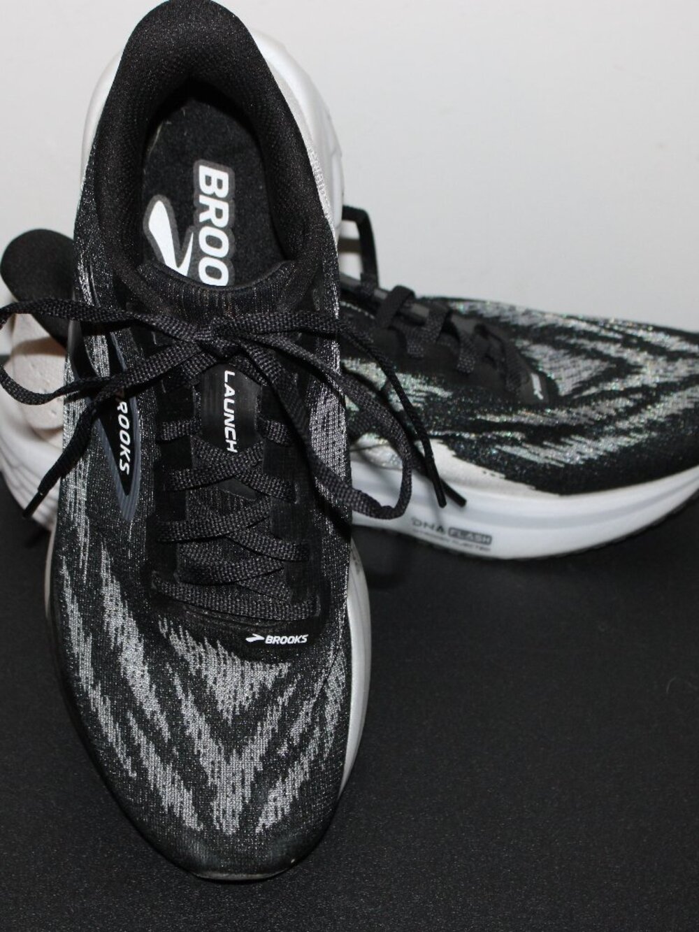 Brooks Launch Womens 9 Black Gray White Running Shoes 1204391B087